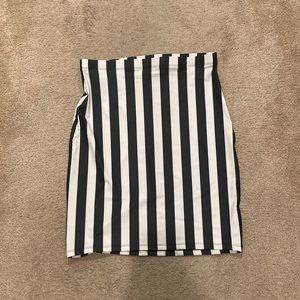 Stripped black and white midi skirt
